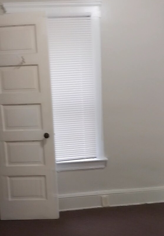 Building Photo - 1419 E 94th St