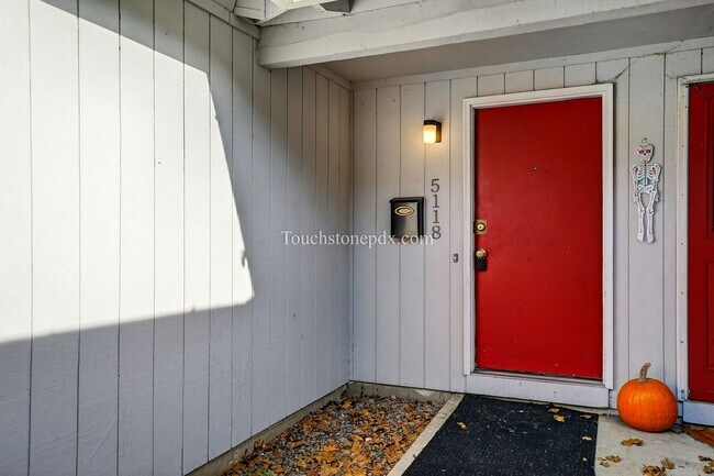 Foto del edificio - Bright Home with Stunning Mountain Skyline Setting!