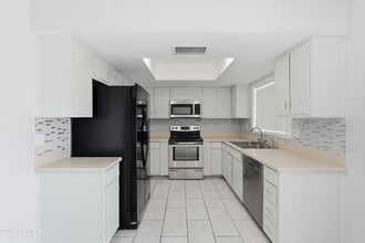 Building Photo - 126 W Loma Vista Dr