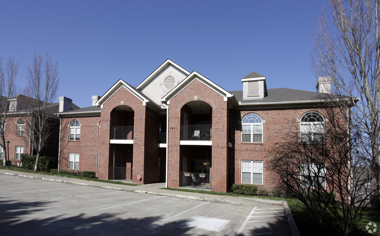 Building Photo - High Gate at Lyons View