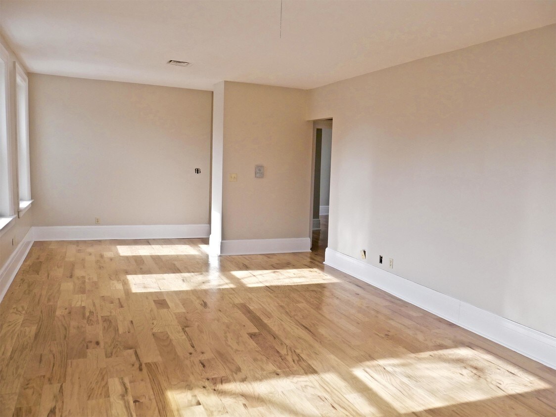 77 Linwood Ave, Buffalo, NY 14209 Room for Rent in Buffalo, NY