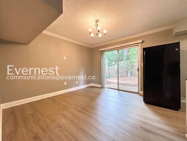 Foto del edificio - 396 Promenade Ct