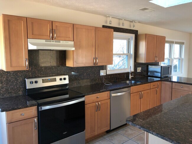 Foto del edificio - 5350 Ravensworth Rd