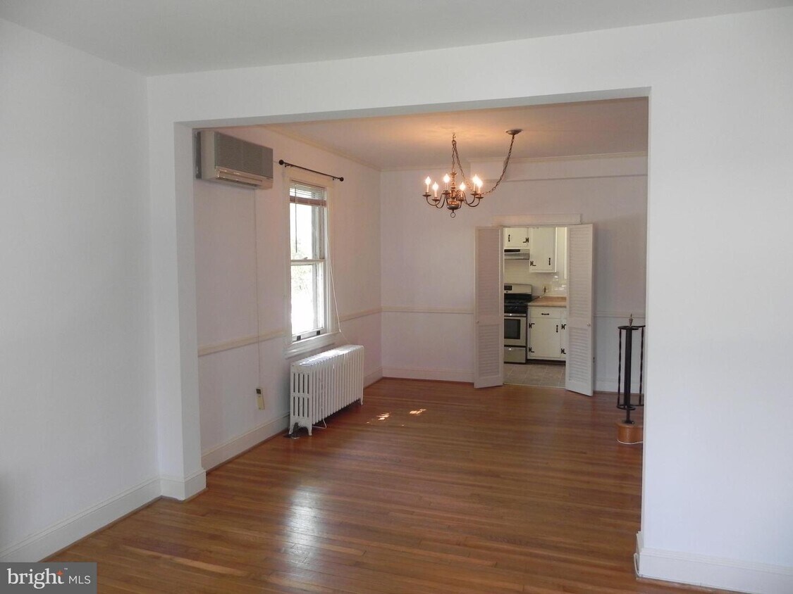 Primary Photo - 1200 N Cleveland St