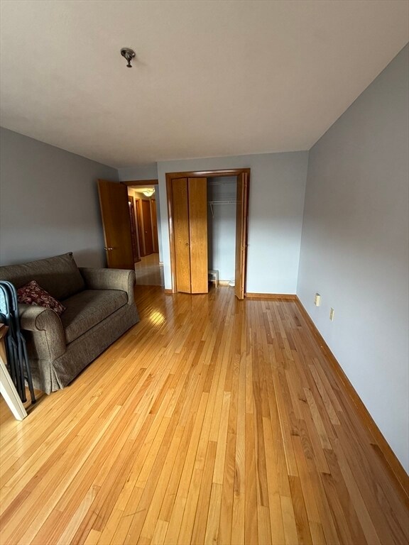 Foto del edificio - 45 Christopher Dr