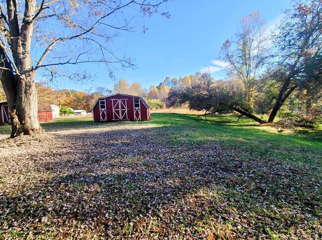 Foto del edificio - 571 Meadow View Rd