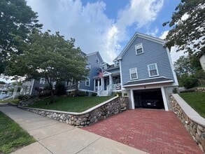 Building Photo - 39 Highland Ave