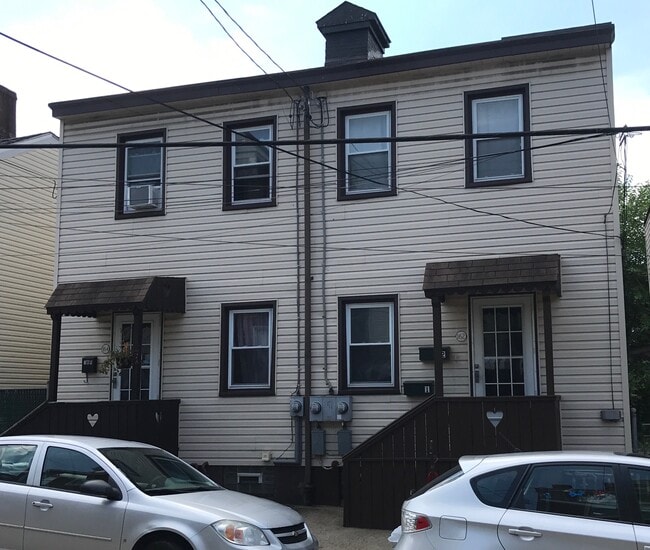 Building Photo - 162 42nd St