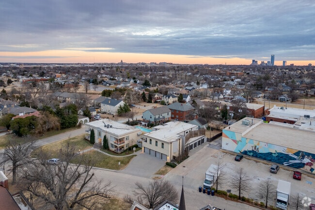 Aerial Photo - 1000-1002 NW 37th St