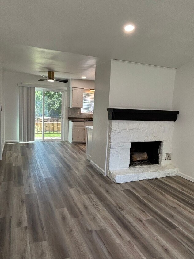 Foto principal - Charming 1BR Condo in Tulsa