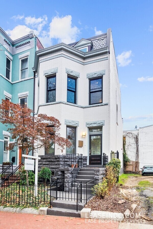 Photo - 1964 2nd St NW House