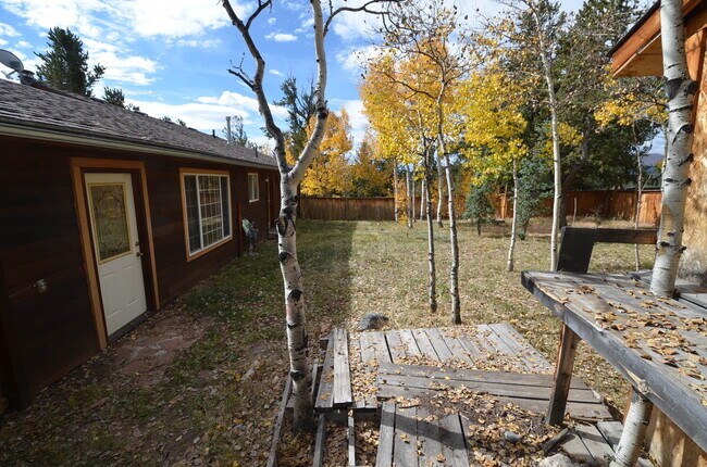 Foto del edificio - Fairplay home available 11/1/25- large fen...