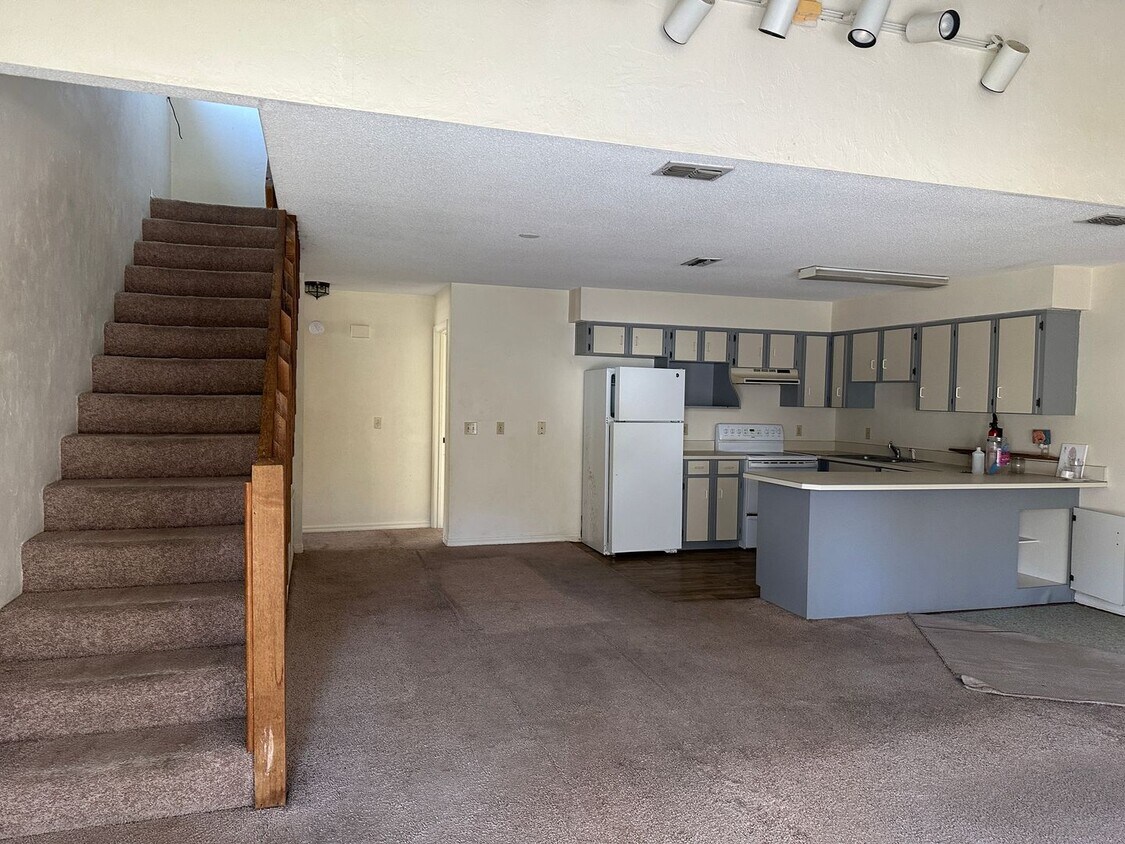 Foto del edificio - Townhome available now