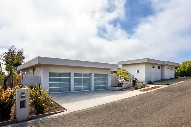 Building Photo - 7225 Encelia Dr