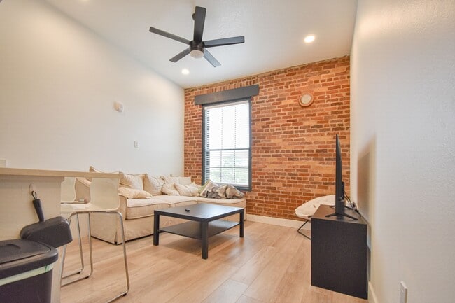 Building Photo - Cigar Lofts