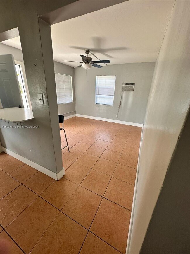 Foto del edificio - 756 NW 5th St