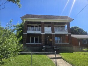 Building Photo - 4018 Vermont Ave