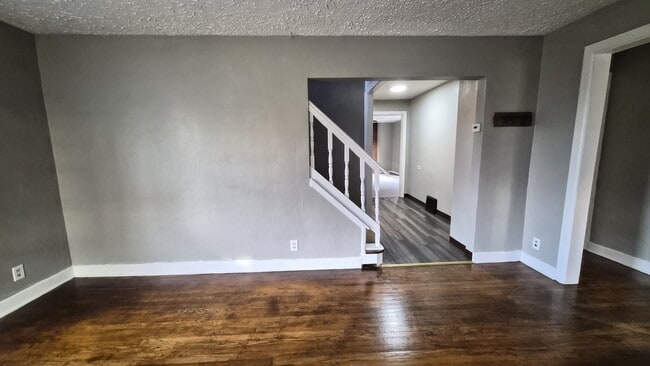 Building Photo - 3483 Hadley Ave