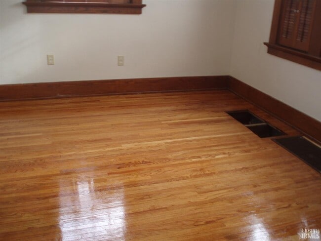 Foto del edificio - 1811 Tilden Ave