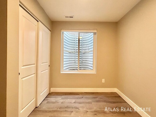 Foto del edificio - 4711 Columbine St