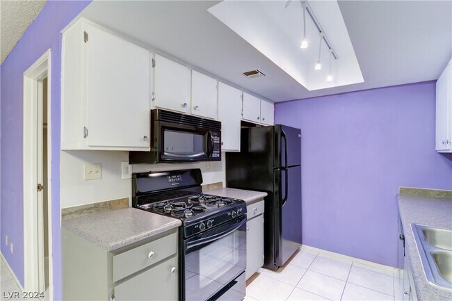 Building Photo - 417 N Lamb Blvd