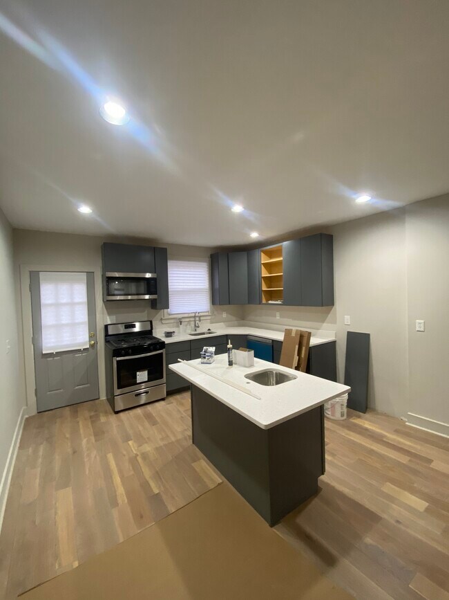 Building Photo - 1448 N Marston St