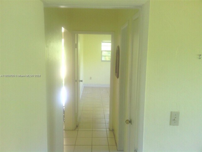 Foto del edificio - 11601 NE 12th Ave