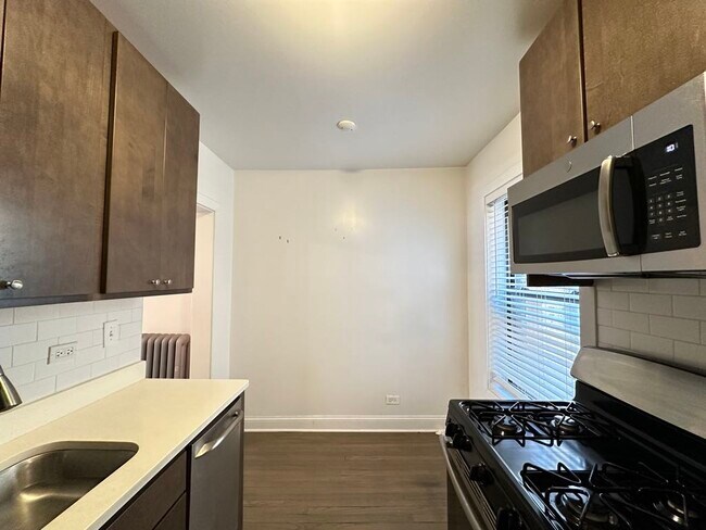 Building Photo - 2641 N Spaulding Ave