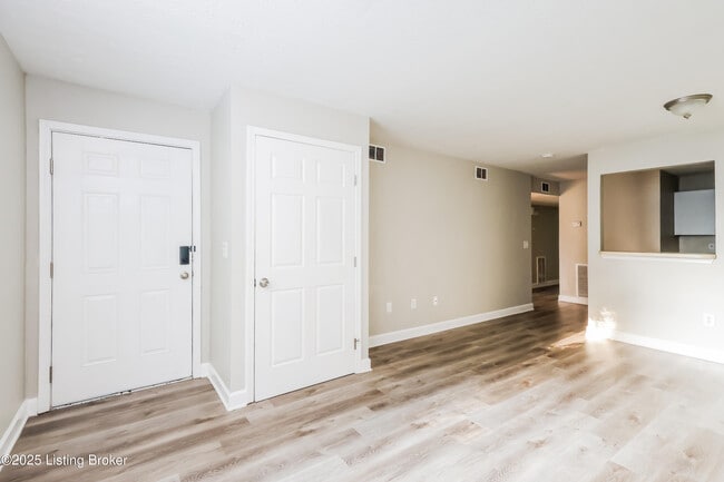 Building Photo - 1339 S 28th St