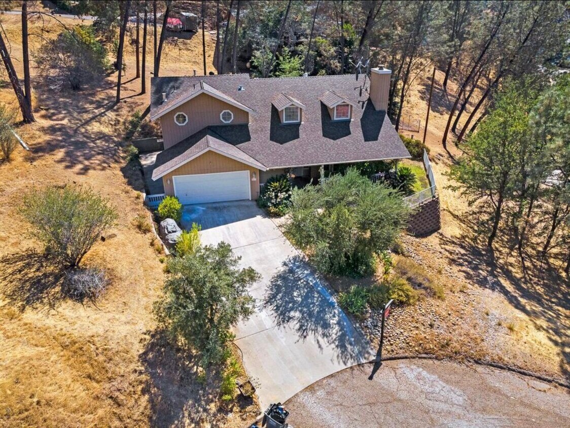 Primary Photo - 28737 Sulphur Springs Dr