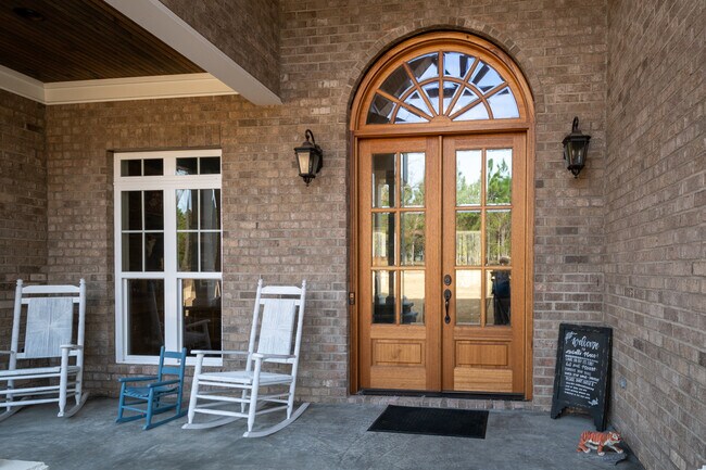 Foto del edificio - 621 Country Creek Ln