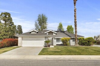 Building Photo - 9200 Hoxie Ct