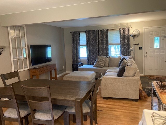 Foto del edificio - 174 Deerfield Dr W