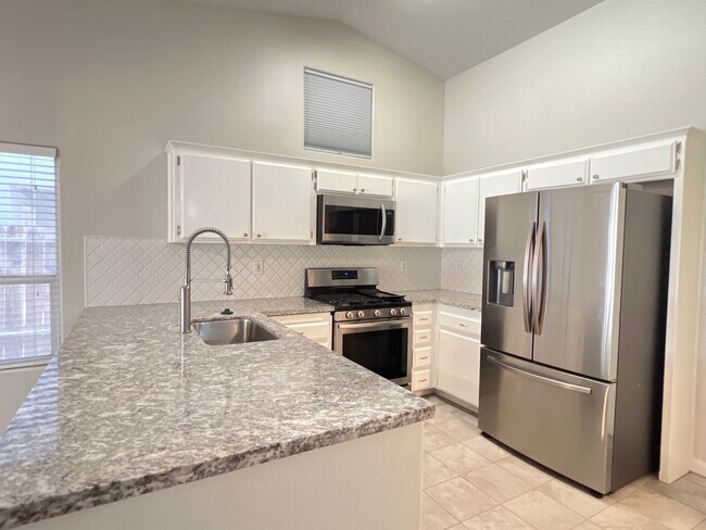 Foto del edificio - NORTH WEST BAKERSFIELD