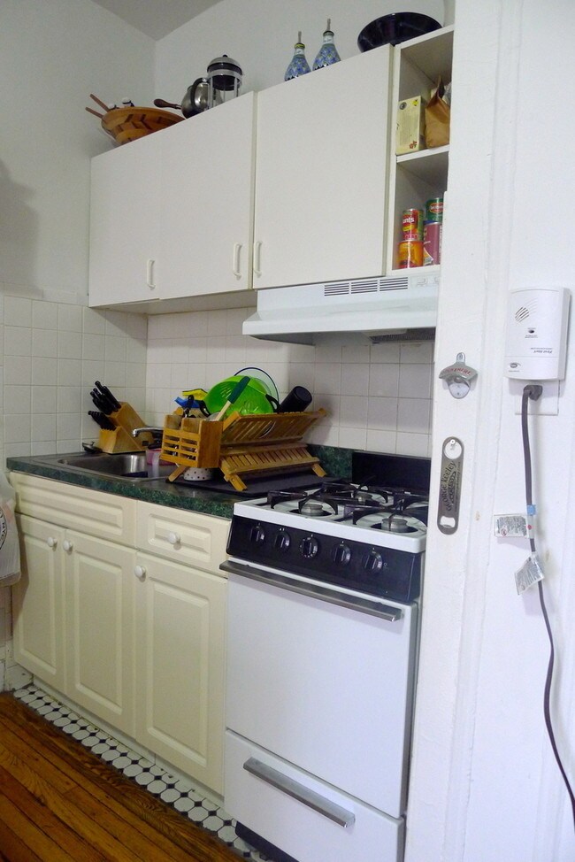 Building Photo - 309 W 109th St