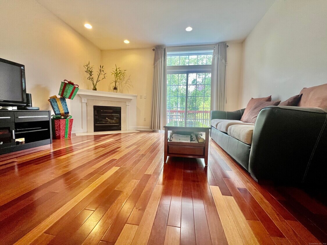 Foto principal - 291 Silver Brook Rd