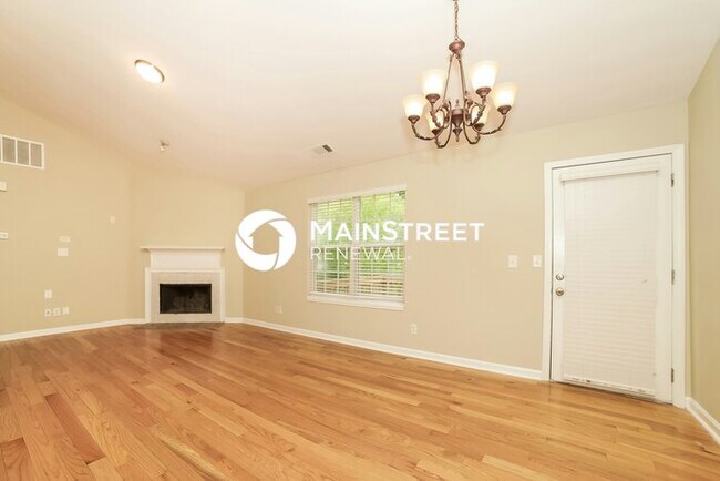 Building Photo - 3 Bedroom Pet-Friendly Home in Flowery Branch, GA with Main Street Renewal