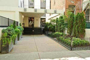 Primary Photo - 1339 N Dearborn St