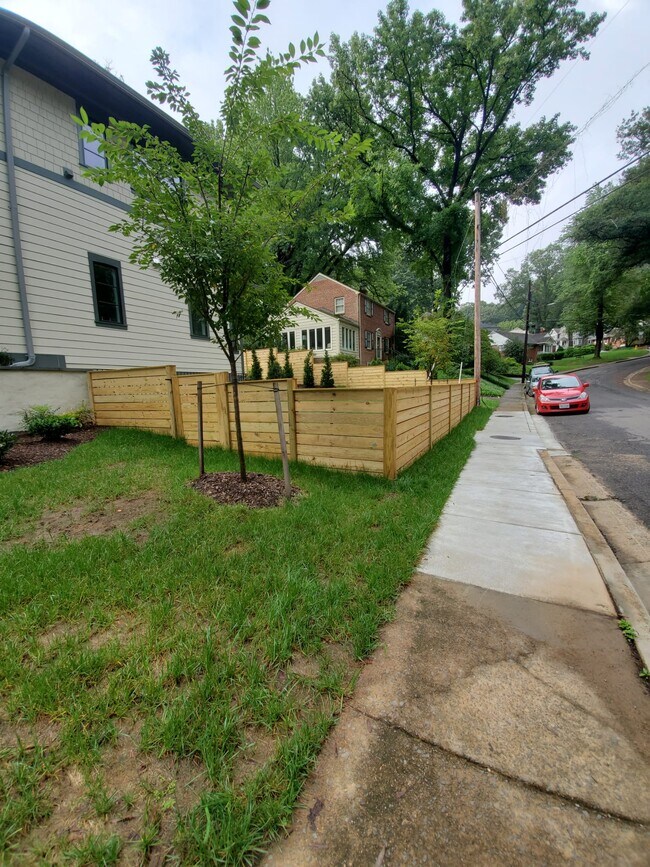 Building Photo - 2370 N Taylor St