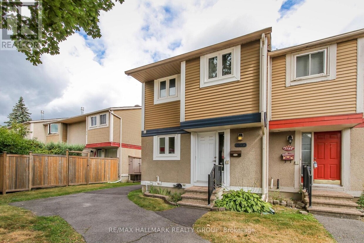 Photo principale - 1800 Stonehenge Crescent