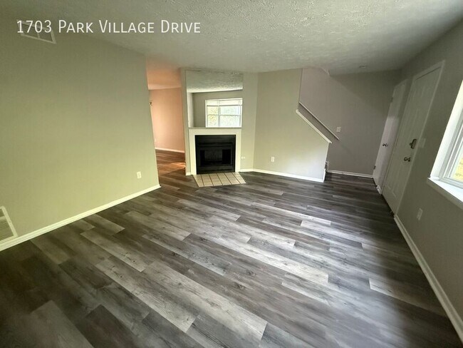 Foto del edificio - 1703 Park Village Dr