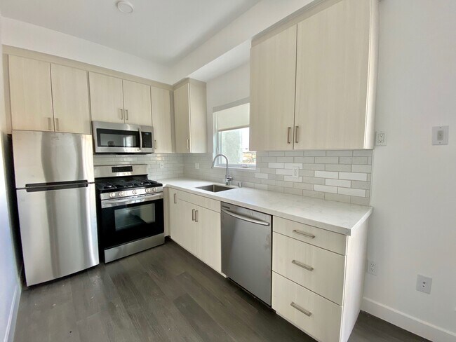 Foto del edificio - 5569 W Adams Blvd