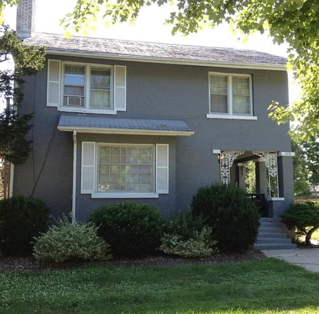 Building Photo - 412 Normal Ave