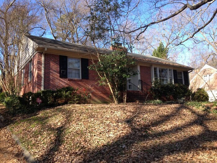 Foto principal - 1610 University Dr