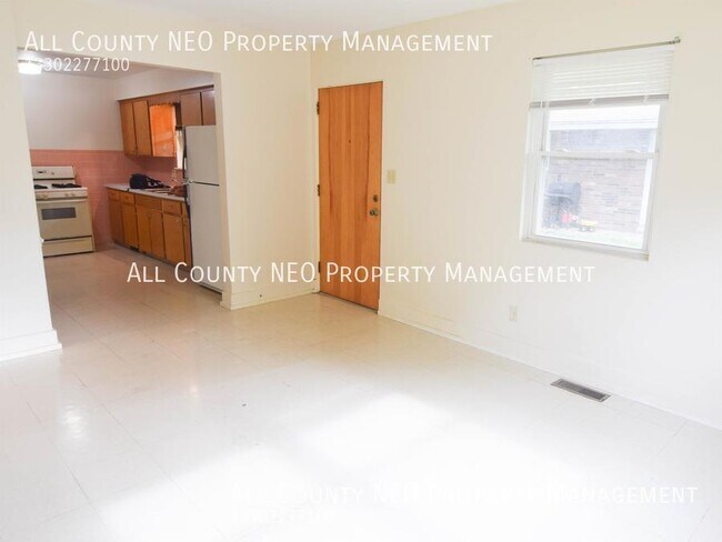 Building Photo - Cozy 2-Bedroom Apartment in Goodyear Heights!