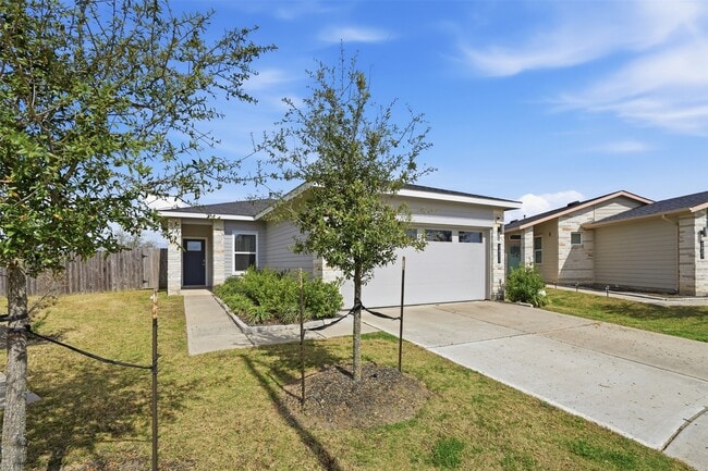 Building Photo - 2803 Chancery Summit Ct