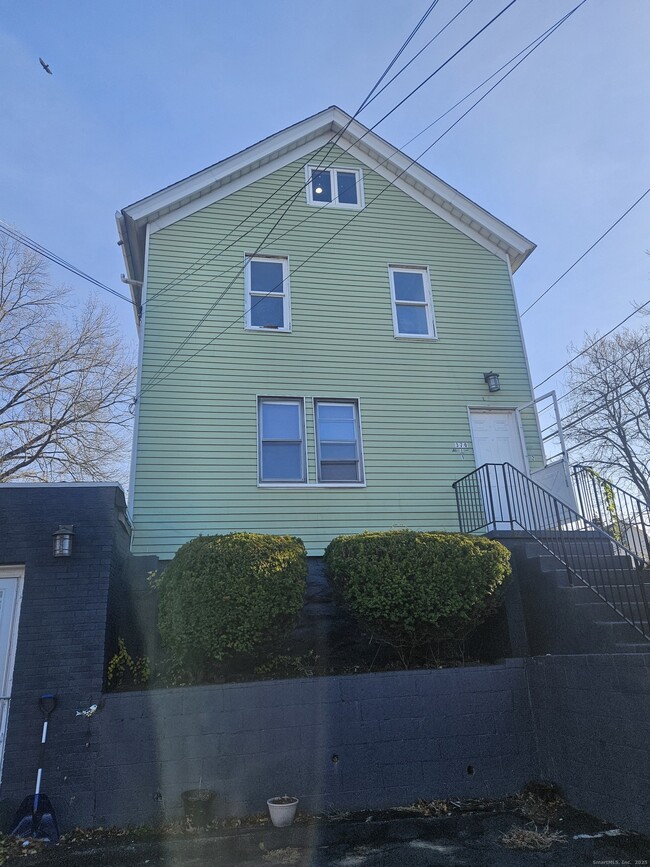 Building Photo - 370 Bruce Ave