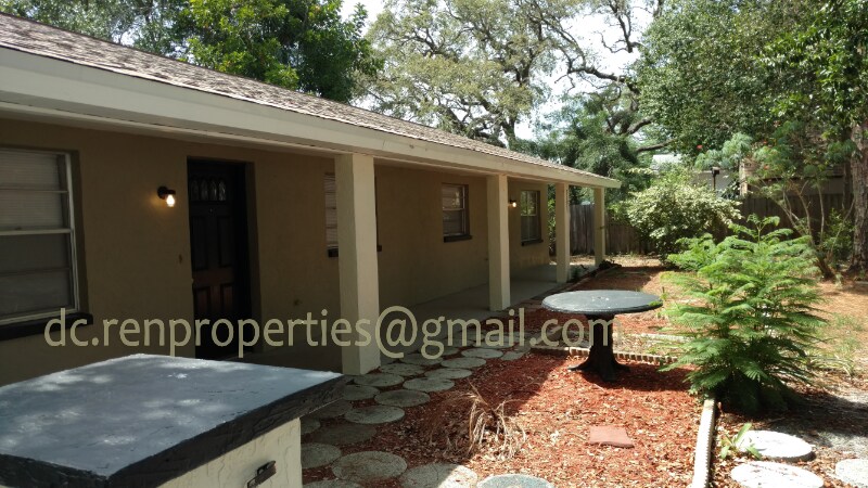 Parte delantera del apartamento - 5417 Lemon St