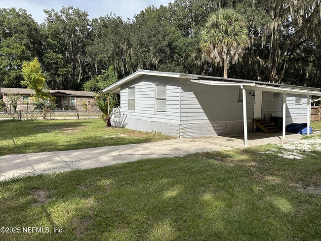 Building Photo - 1104 Harmony Dr N