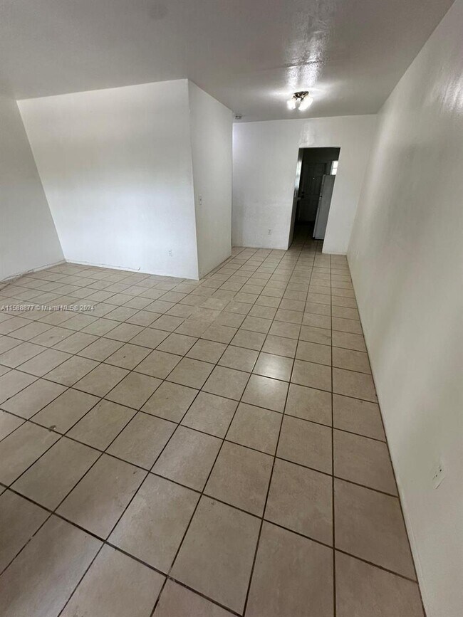Foto del edificio - 1451 NE 170th St